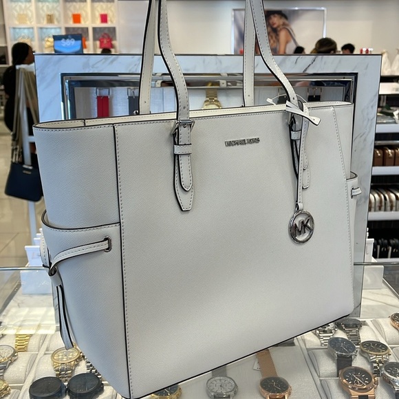 MICHAEL KORS
Jet Set Travel Lg Saffiano Leather Drawstring Travel Tote Shoulder - Picture 13 of 16